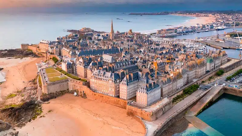 Explorer Saint-Malo le charme des chambres d'hôtes locales